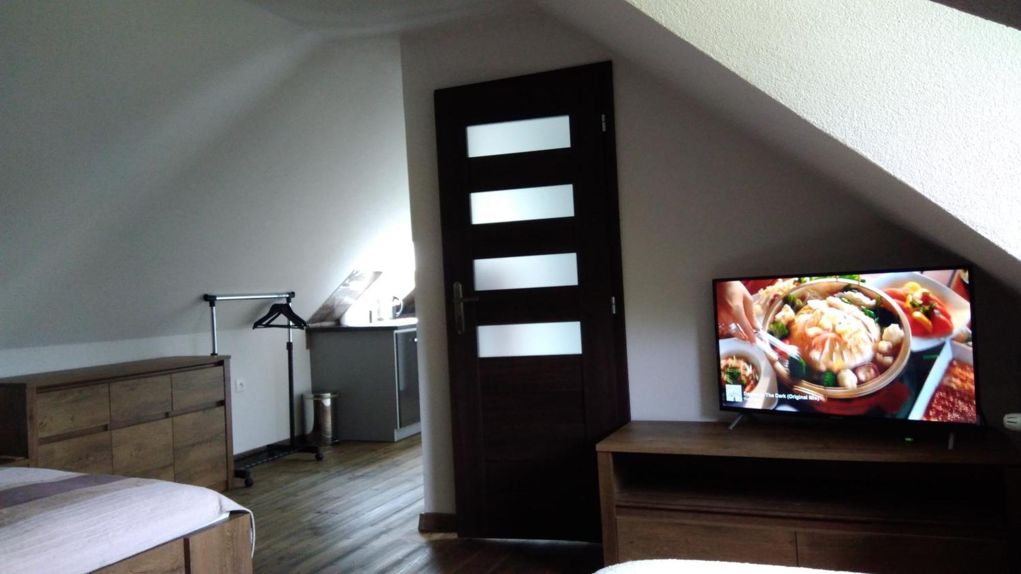 Apartmán Route 18 Lipótszentmiklós Kültér fotó
