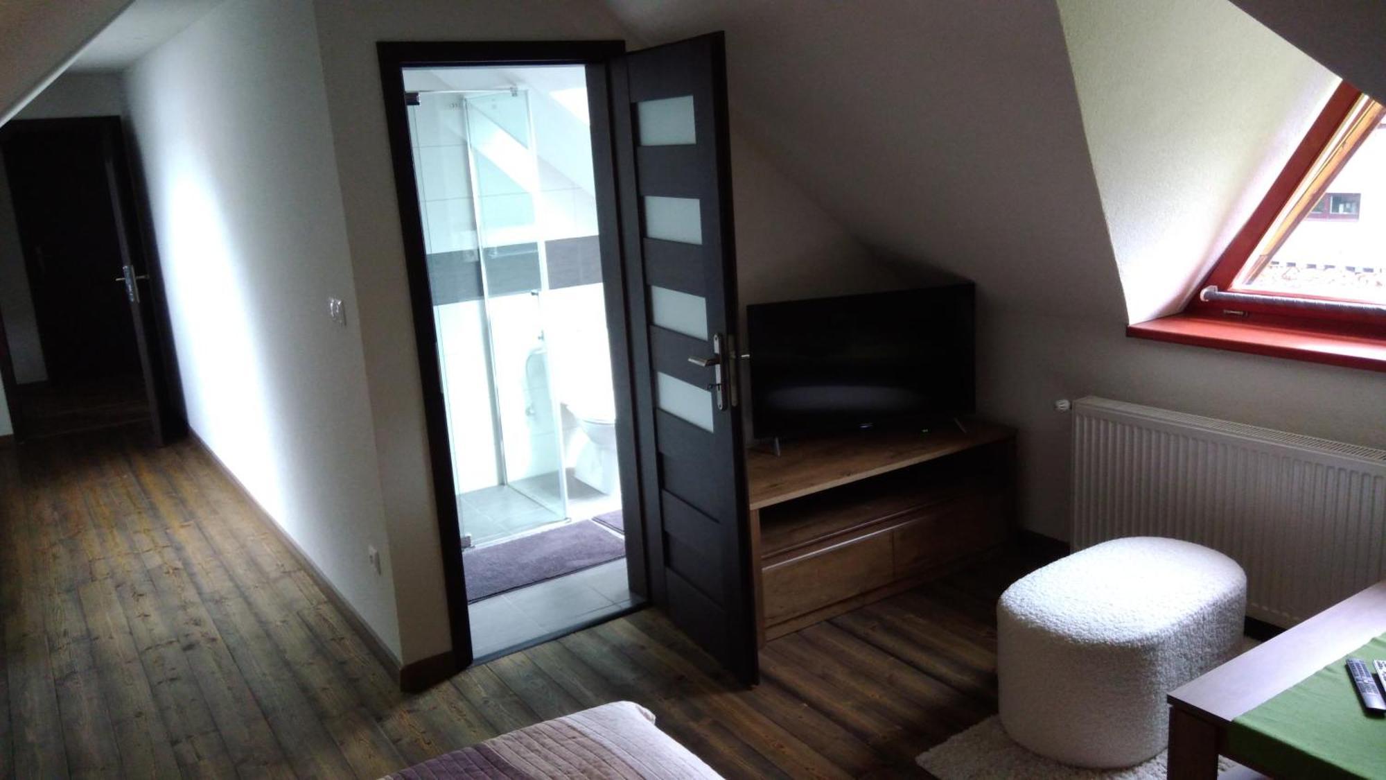 Apartmán Route 18 Lipótszentmiklós Szoba fotó
