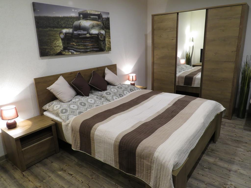 Apartmán Route 18 Lipótszentmiklós Kültér fotó